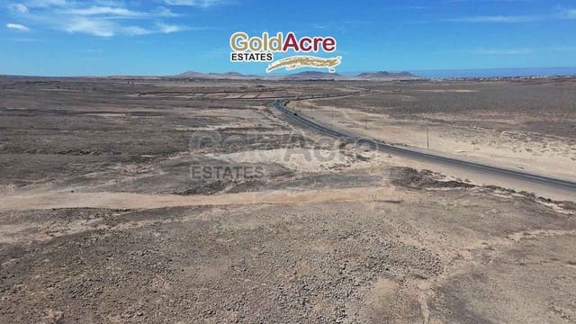 Ubebygd land til salgs i Lajares, La Oliva - € 85 000 (Ref: 9345475)