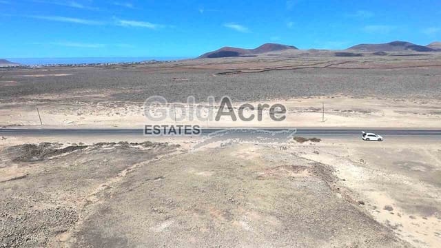 Ubebygd land til salgs i Lajares, La Oliva - € 85 000 (Ref: 9345475)