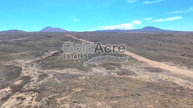 Ubebygd land til salgs i Lajares, La Oliva - € 85 000 (Ref: 9345475)