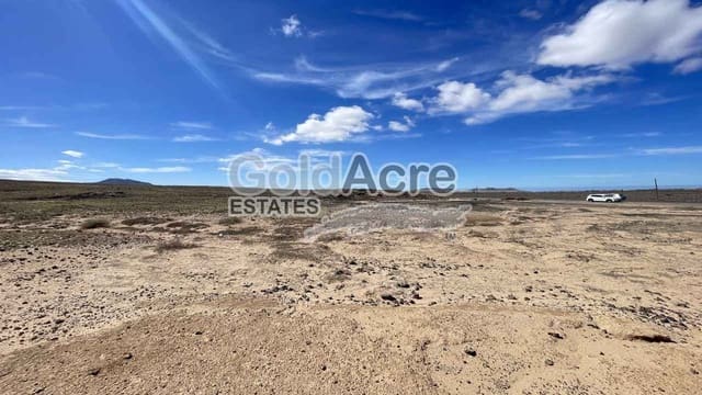 Ubebygd land til salgs i Lajares, La Oliva - € 85 000 (Ref: 9345475)
