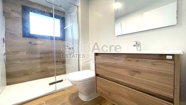 2 makuuhuone Huoneisto myytävänä paikassa Corralejo, La Oliva mukana uima-altaan - 345 000 € (Ref: 9348859)