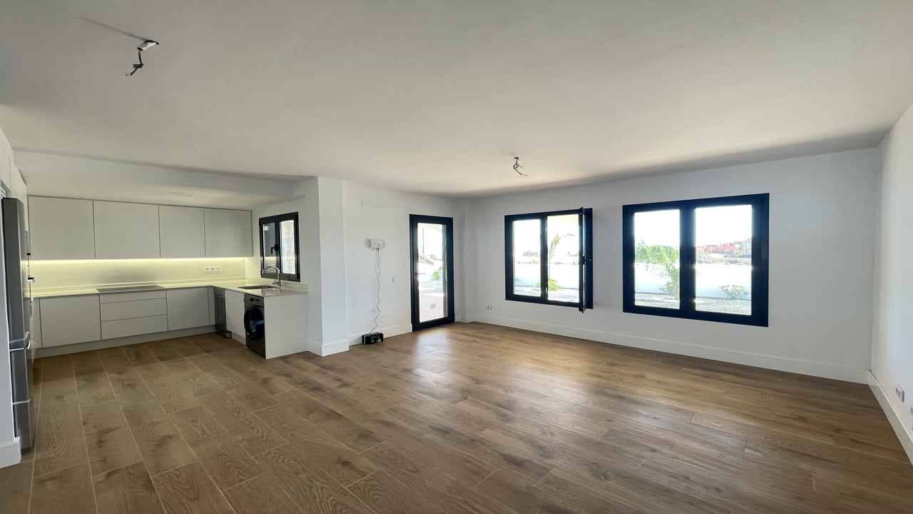 2 sovrum Lägenhet till salu i Corralejo - 295 000 € (Ref: 9348861)
