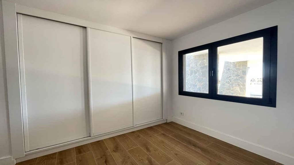 2 bedroom Apartment for sale in Corralejo - € 269,000 (Ref: 9348861)
