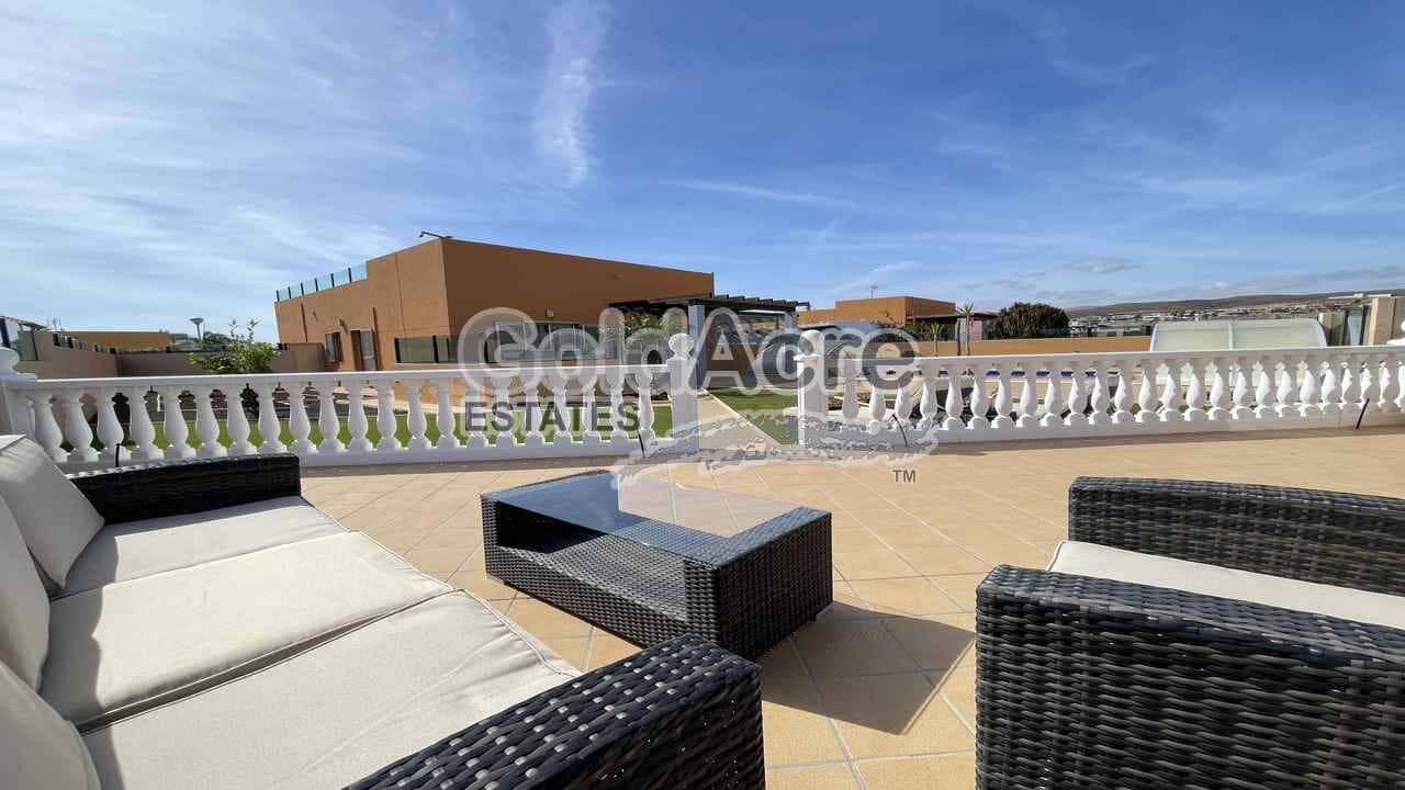 3 sypialnia Willa na sprzedaż w Caleta de Fuste z basenem - 595 000 € (Ref: 9349111)