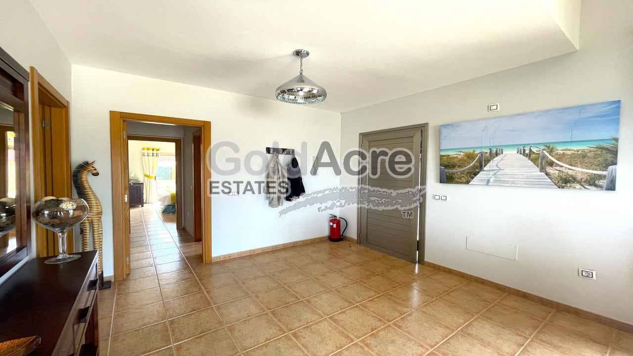 3 sypialnia Willa na sprzedaż w Caleta de Fuste z basenem - 595 000 € (Ref: 9349111)