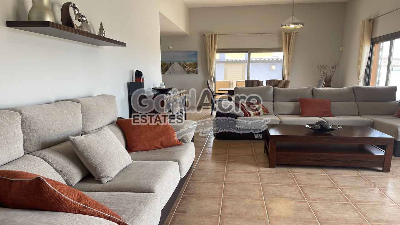 3 sypialnia Willa na sprzedaż w Caleta de Fuste z basenem - 595 000 € (Ref: 9349111)