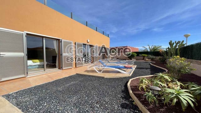 3 soveværelse Villa til salg i Caleta de Fuste, Antigua med swimmingpool - € 595.000 (Ref: 9349111)