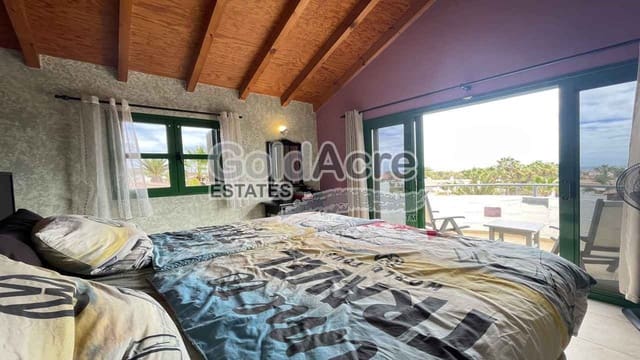 2 makuuhuone Huvila myytävänä paikassa Parque Holandés, La Oliva - 430 000 € (Ref: 9354104)