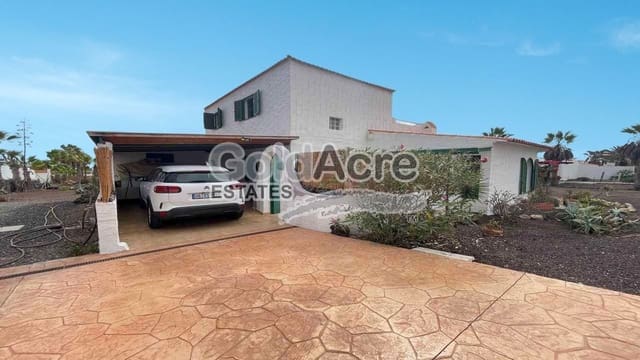 2 makuuhuone Huvila myytävänä paikassa Parque Holandés, La Oliva - 430 000 € (Ref: 9354104)