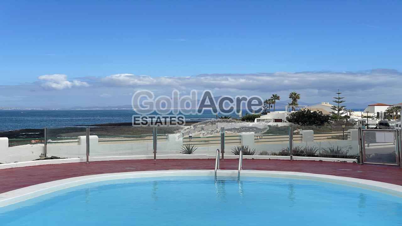 2 slaapkamer Penthouse te koop in Corralejo met zwembad - € 500.000 (Ref: 9356597)