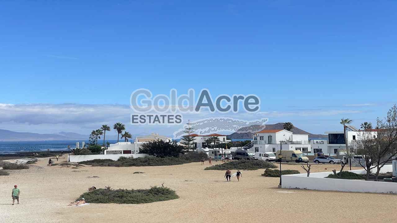 2 slaapkamer Penthouse te koop in Corralejo met zwembad - € 500.000 (Ref: 9356597)