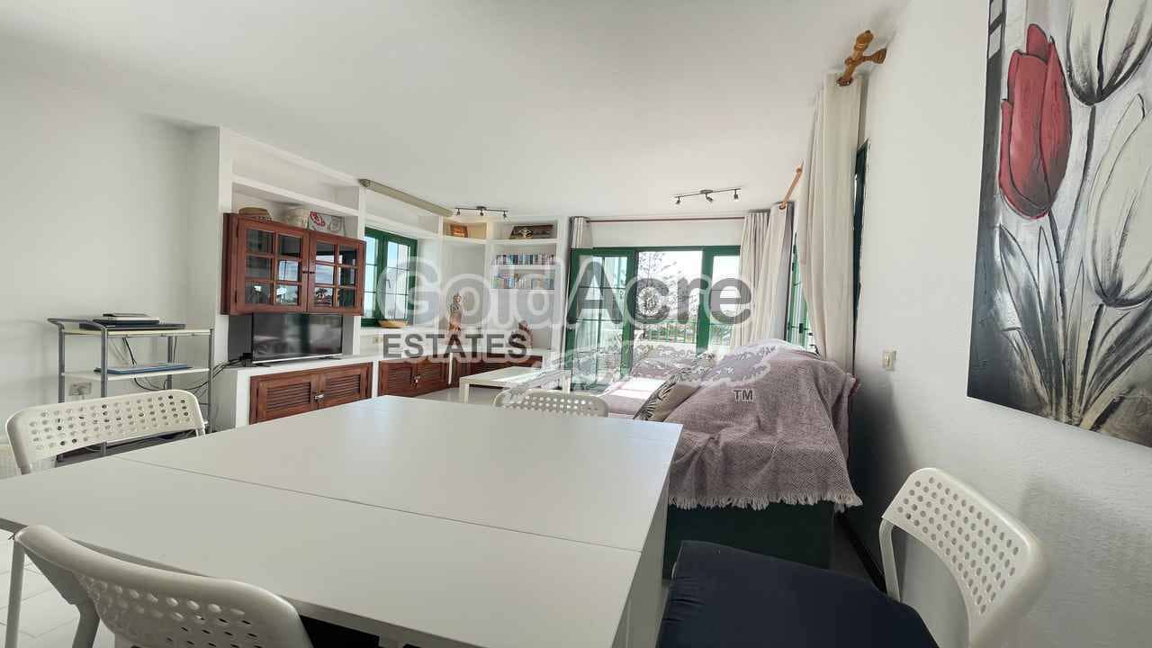 2 slaapkamer Penthouse te koop in Corralejo met zwembad - € 500.000 (Ref: 9356597)