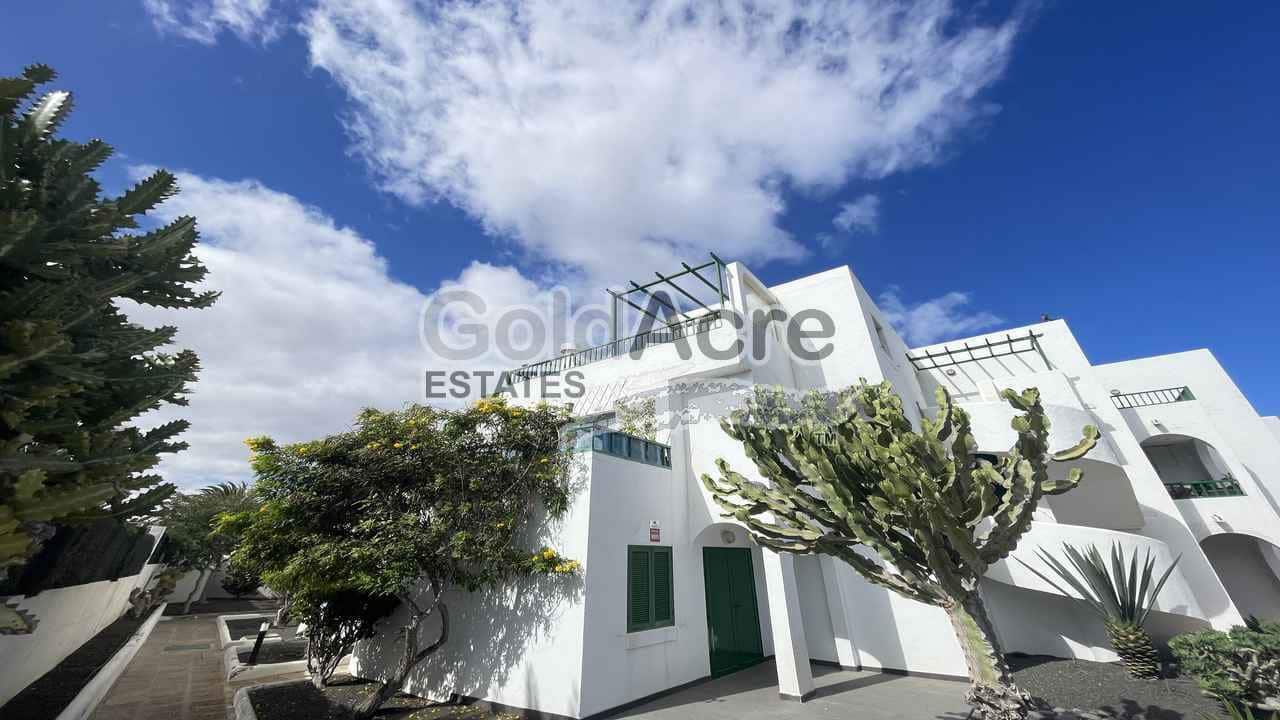 2 slaapkamer Penthouse te koop in Corralejo met zwembad - € 500.000 (Ref: 9356597)