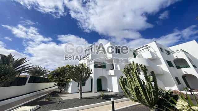 2 slaapkamer Penthouse te koop in Corralejo, La Oliva met zwembad - € 500.000 (Ref: 9356597)