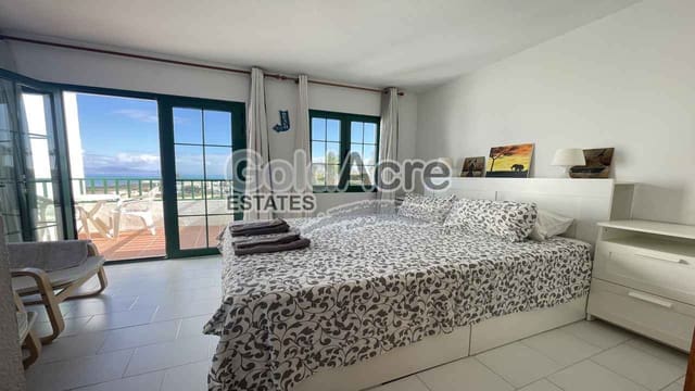 2 slaapkamer Penthouse te koop in Corralejo, La Oliva met zwembad - € 500.000 (Ref: 9356597)