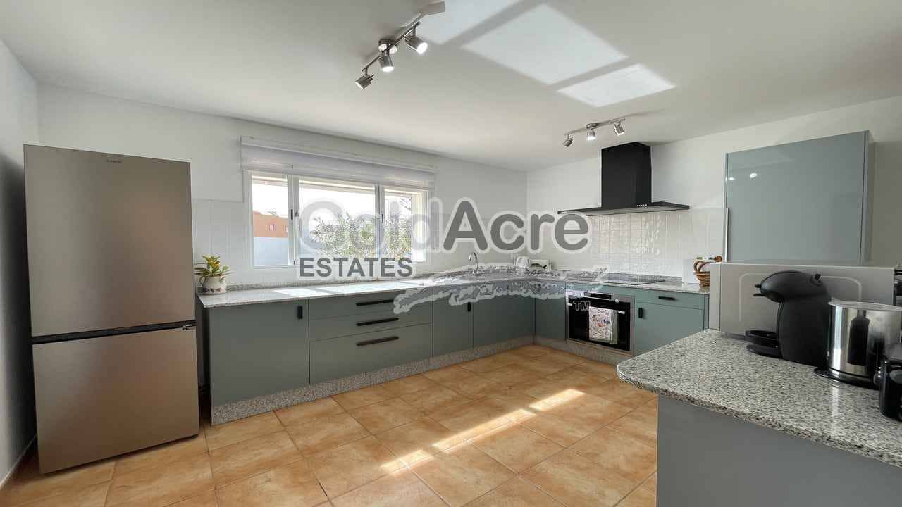 3 sypialnia Willa na sprzedaż w Corralejo - 489 000 € (Ref: 9358948)