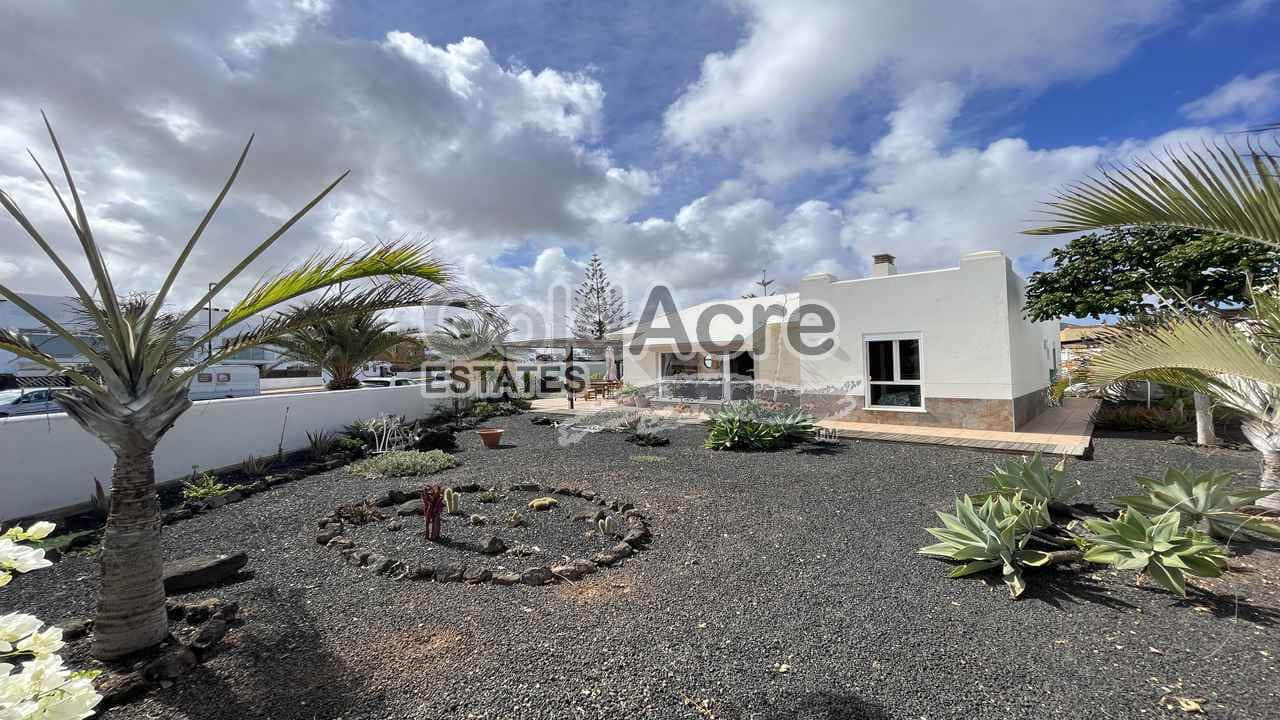 3 sypialnia Willa na sprzedaż w Corralejo - 489 000 € (Ref: 9358948)
