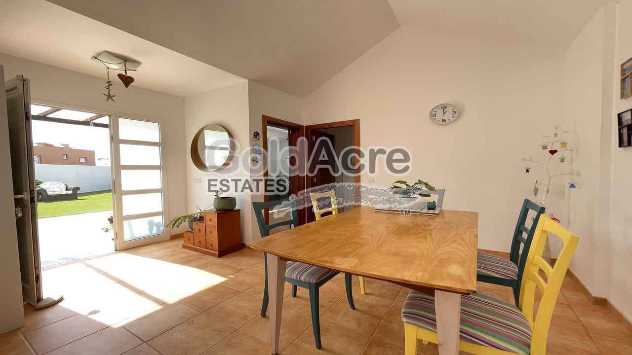 3 sypialnia Willa na sprzedaż w Corralejo - 489 000 € (Ref: 9358948)