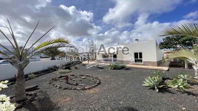 3 soveværelse Villa til salg i Corralejo, La Oliva - € 489.000 (Ref: 9358948)