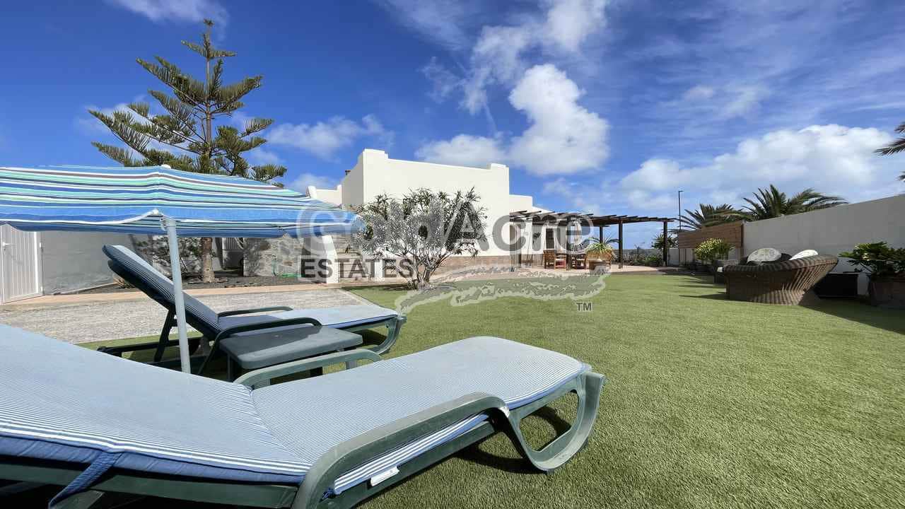 3 sypialnia Willa na sprzedaż w Corralejo - 489 000 € (Ref: 9358948)