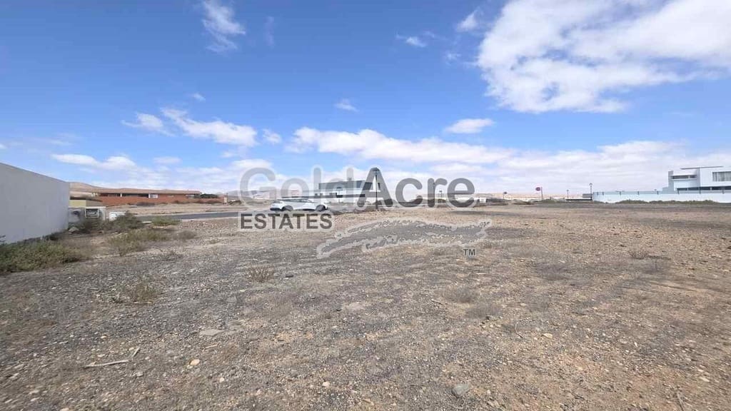Rakentamaton maa myytävänä paikassa Puerto del Rosario - 316 000 € (Ref: 9362036)