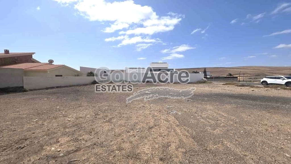 Rakentamaton maa myytävänä paikassa Puerto del Rosario - 316 000 € (Ref: 9362036)