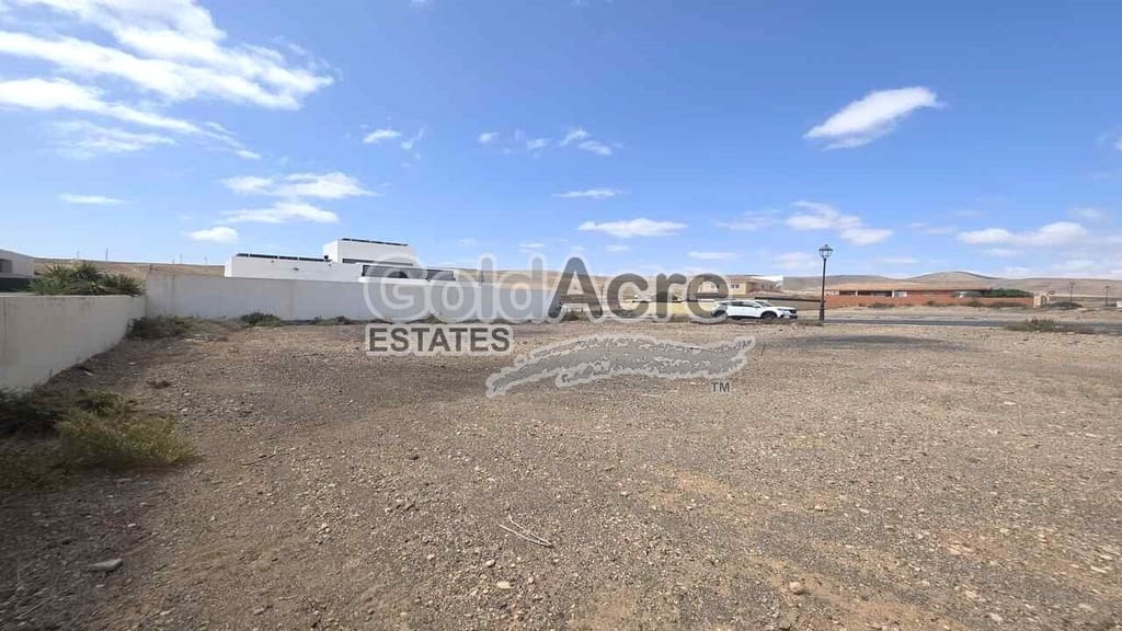 Rakentamaton maa myytävänä paikassa Puerto del Rosario - 316 000 € (Ref: 9362036)