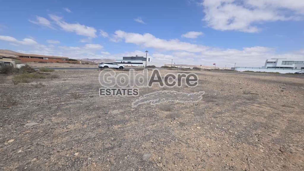 Rakentamaton maa myytävänä paikassa Puerto del Rosario - 316 000 € (Ref: 9362036)