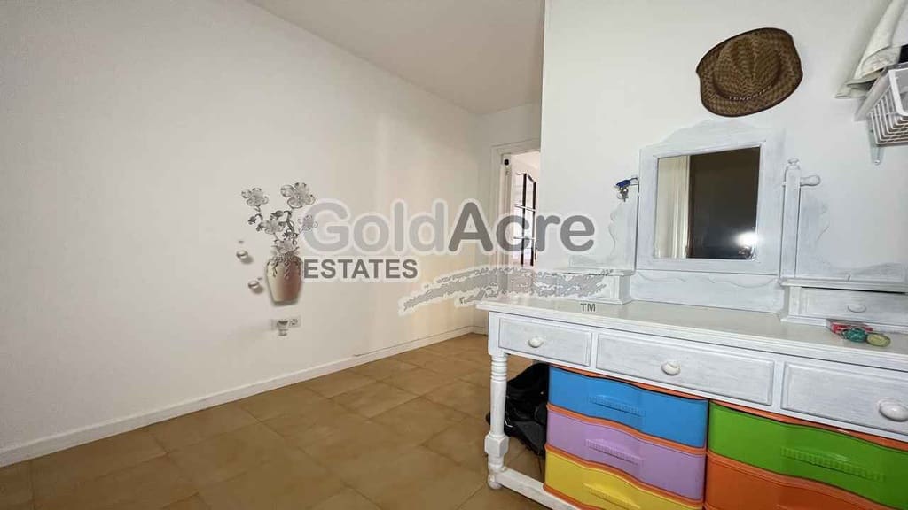 2 bedroom Apartment for sale in Corralejo - € 219,000 (Ref: 9395563)