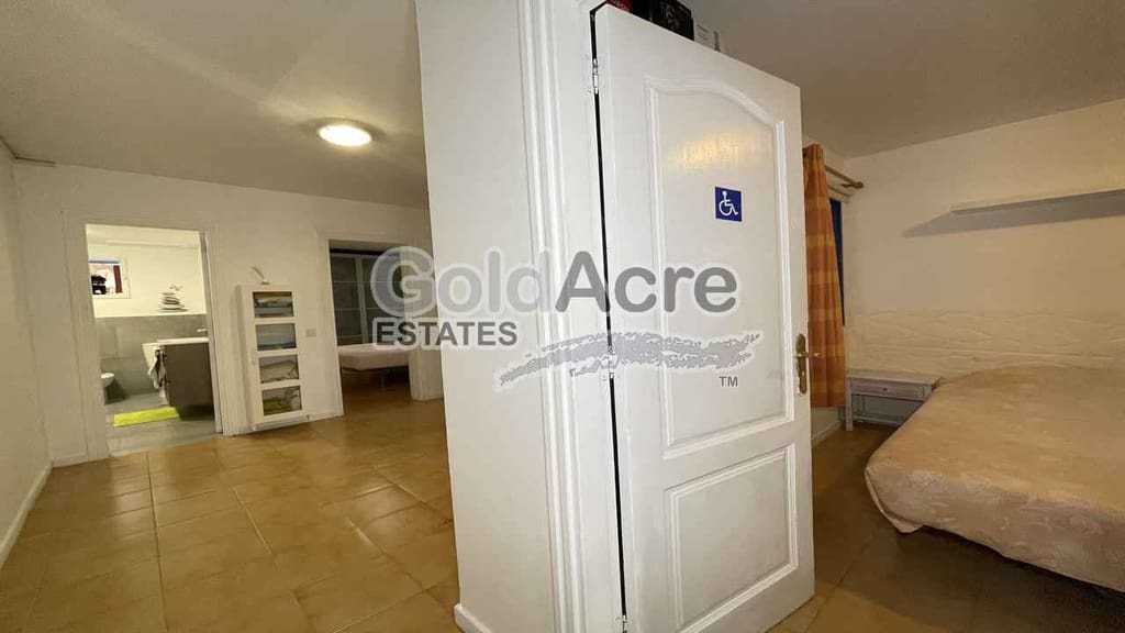 2 bedroom Apartment for sale in Corralejo - € 219,000 (Ref: 9395563)
