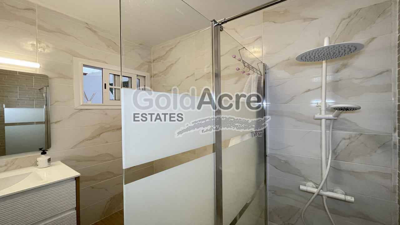 1 quarto Bungalow para venda em Caleta de Fuste com piscina - 195 000 € (Ref: 9395566)