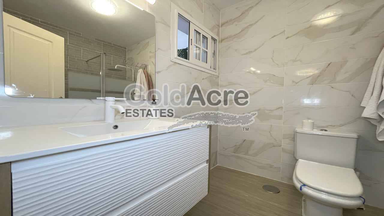 1 quarto Bungalow para venda em Caleta de Fuste com piscina - 195 000 € (Ref: 9395566)