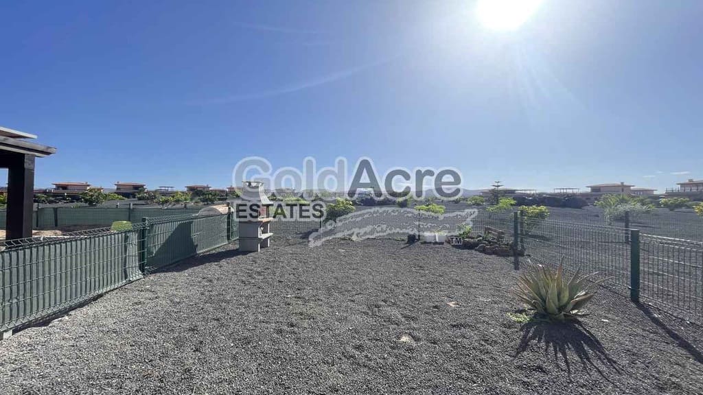 1 quarto Moradia para venda em Majanicho com piscina - 179 000 € (Ref: 9395567)