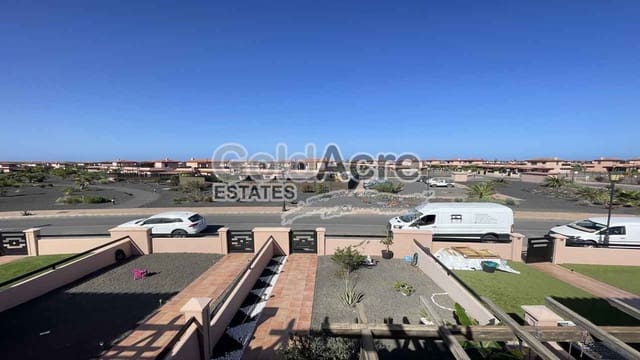 Chalet de 1 habitación en Majanicho, La Oliva en venta con piscina - 165.000 € (Ref: 9395567)