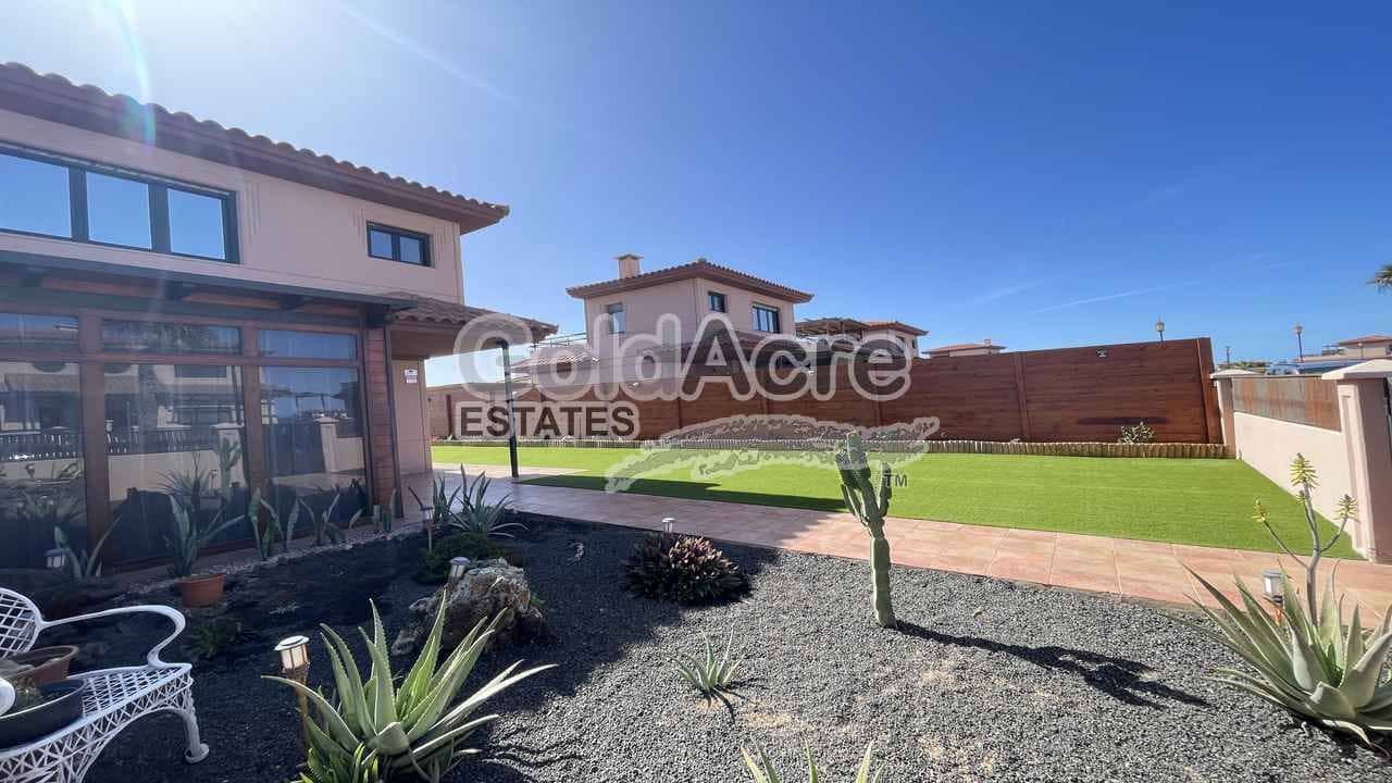 2 sovrum Hus till salu i Majanicho med pool - 290 000 € (Ref: 9395568)