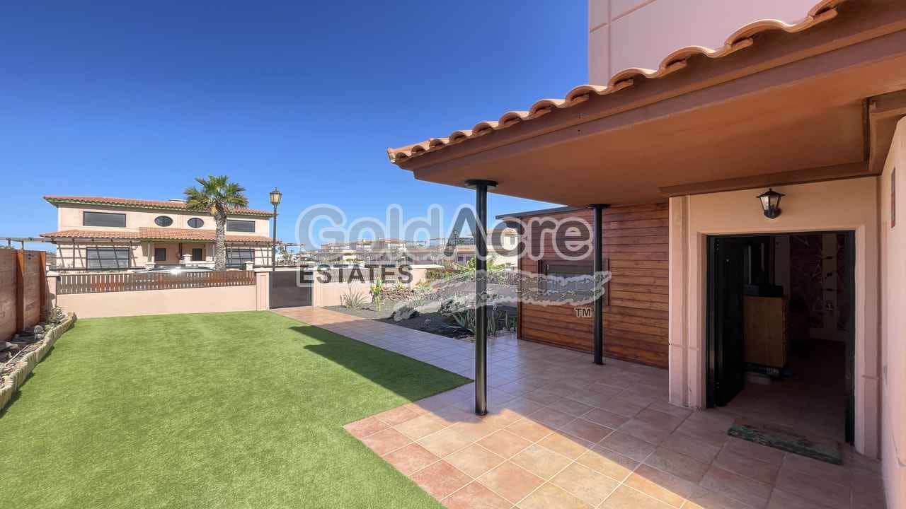 2 sovrum Hus till salu i Majanicho med pool - 290 000 € (Ref: 9395568)