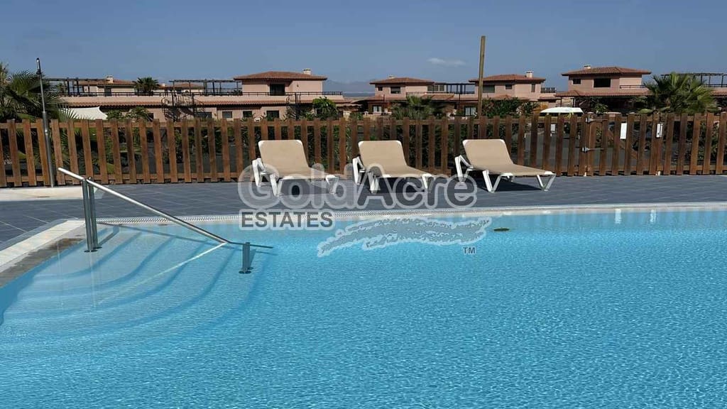 2 chambre Villa/Maison Semi-Mitoyenne à vendre à Majanicho avec piscine - 290 000 € (Ref: 9395568)