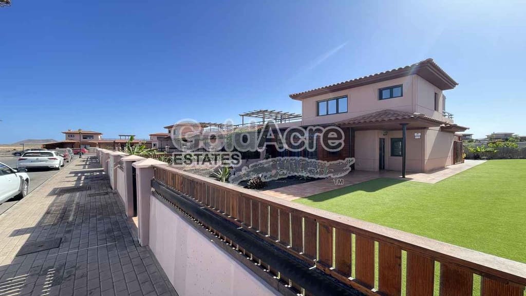 2 chambre Villa/Maison Semi-Mitoyenne à vendre à Majanicho avec piscine - 290 000 € (Ref: 9395568)