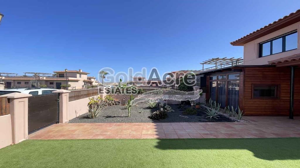 2 chambre Villa/Maison Semi-Mitoyenne à vendre à Majanicho avec piscine - 290 000 € (Ref: 9395568)