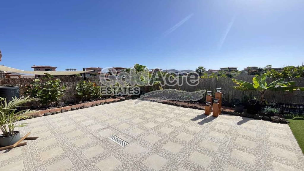 2 chambre Villa/Maison Semi-Mitoyenne à vendre à Majanicho avec piscine - 290 000 € (Ref: 9395568)