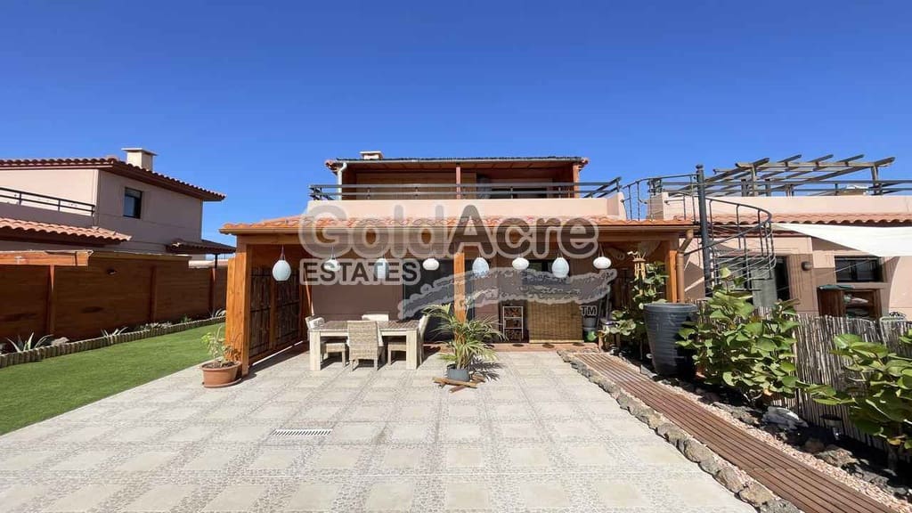 2 chambre Villa/Maison Semi-Mitoyenne à vendre à Majanicho avec piscine - 290 000 € (Ref: 9395568)