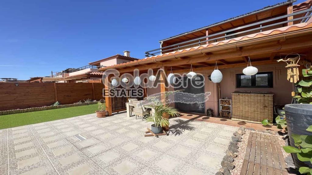 2 chambre Villa/Maison Semi-Mitoyenne à vendre à Majanicho avec piscine - 290 000 € (Ref: 9395568)