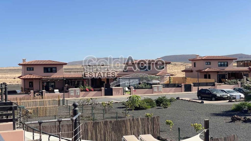 2 chambre Villa/Maison Semi-Mitoyenne à vendre à Majanicho avec piscine - 290 000 € (Ref: 9395568)