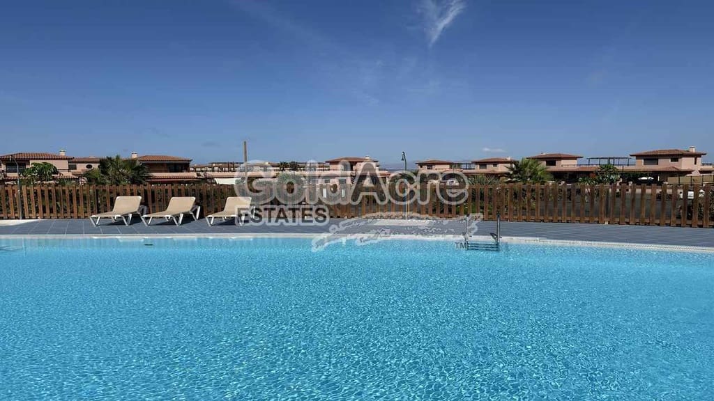 2 Zimmer Doppelhaus zu verkaufen in Majanicho mit Pool - 279.000 € (Ref: 9395568)