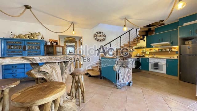 2 makuuhuone Paritalo myytävänä paikassa Majanicho, La Oliva mukana uima-altaan - 279 000 € (Ref: 9395568)