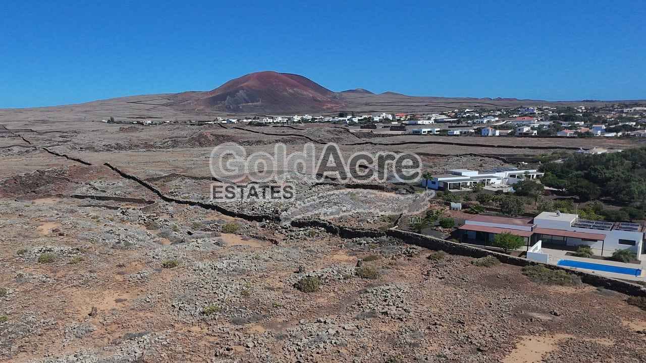 Grunde uden byggetilladelser til salg i Lajares - € 325.000 (Ref: 9416109)