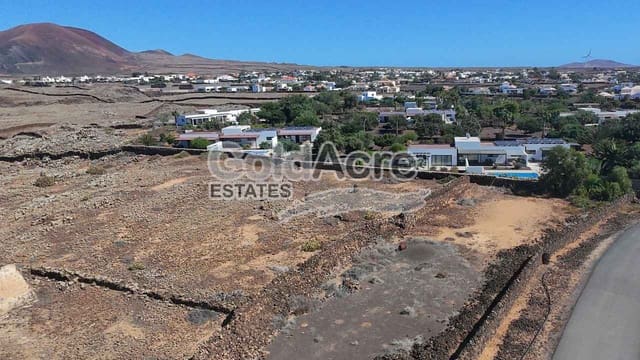 Grunde uden byggetilladelser til salg i Lajares, La Oliva - € 325.000 (Ref: 9416109)