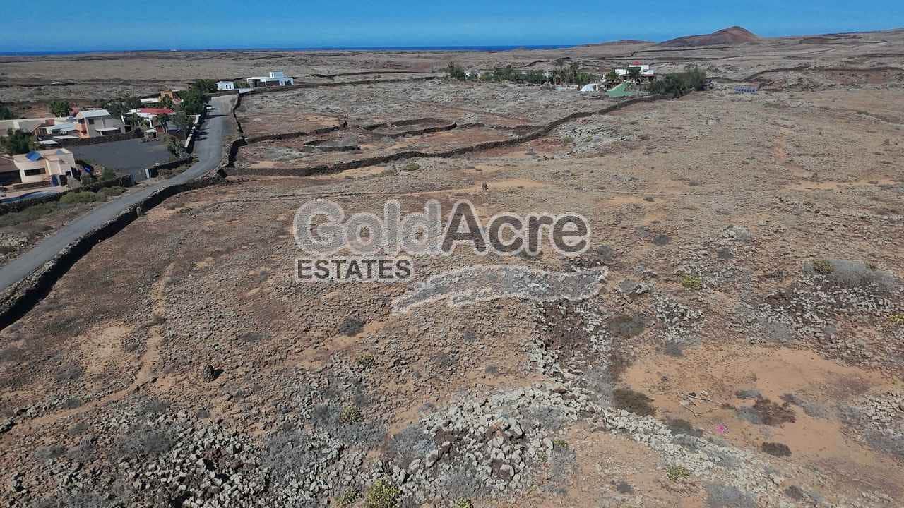 Grunde uden byggetilladelser til salg i Lajares - € 325.000 (Ref: 9416109)