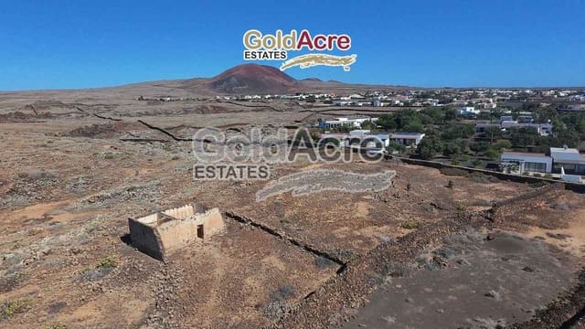 Grunde uden byggetilladelser til salg i Lajares, La Oliva - € 325.000 (Ref: 9416109)