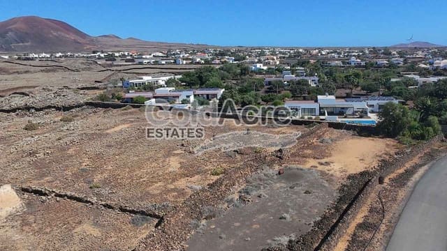 Grunde uden byggetilladelser til salg i Lajares, La Oliva - € 325.000 (Ref: 9416109)